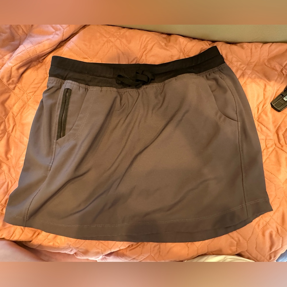 *NEW* Sz M* The North Face Skort